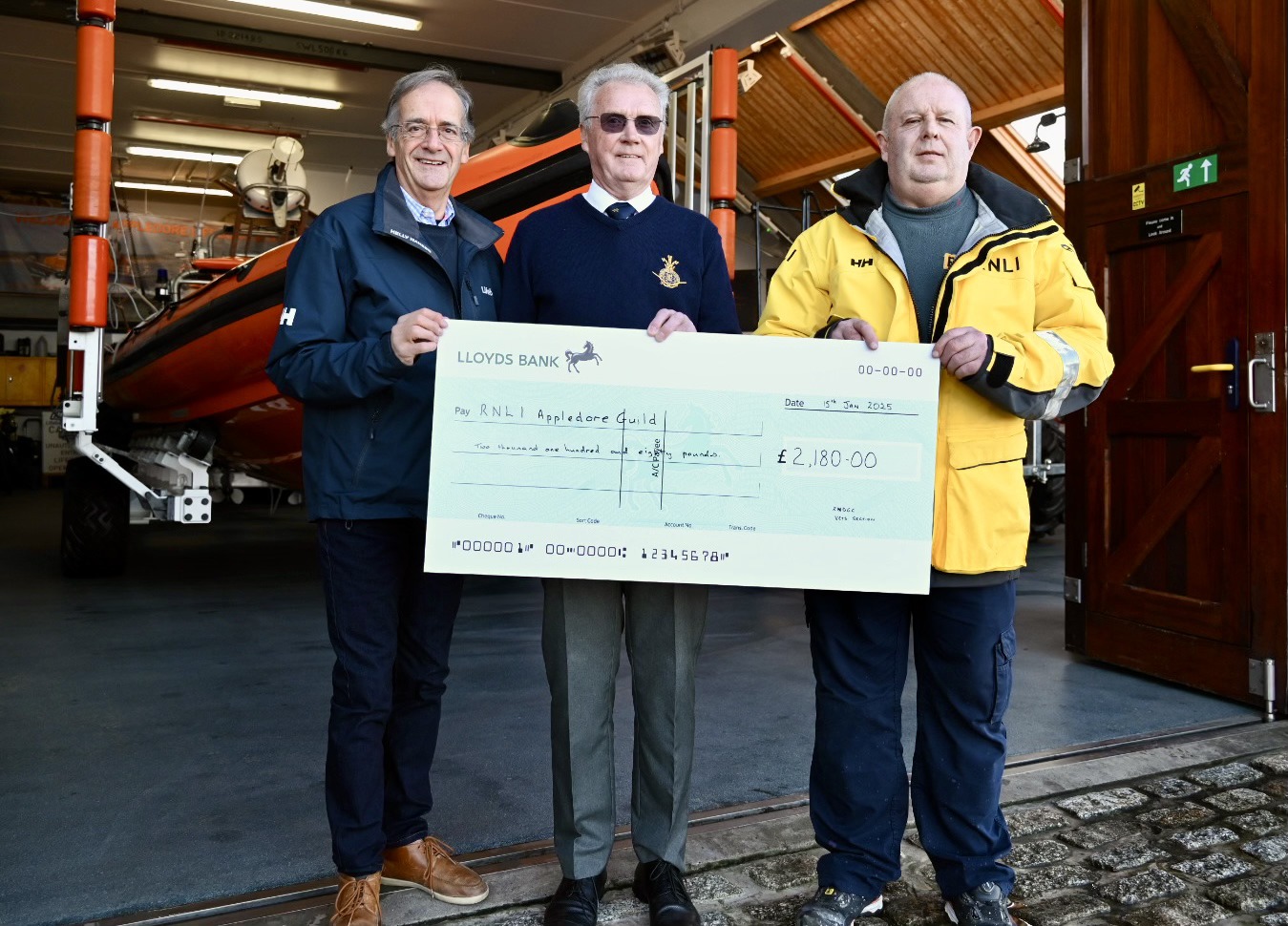 Golf club raise £2,180 for RNLI Appledore